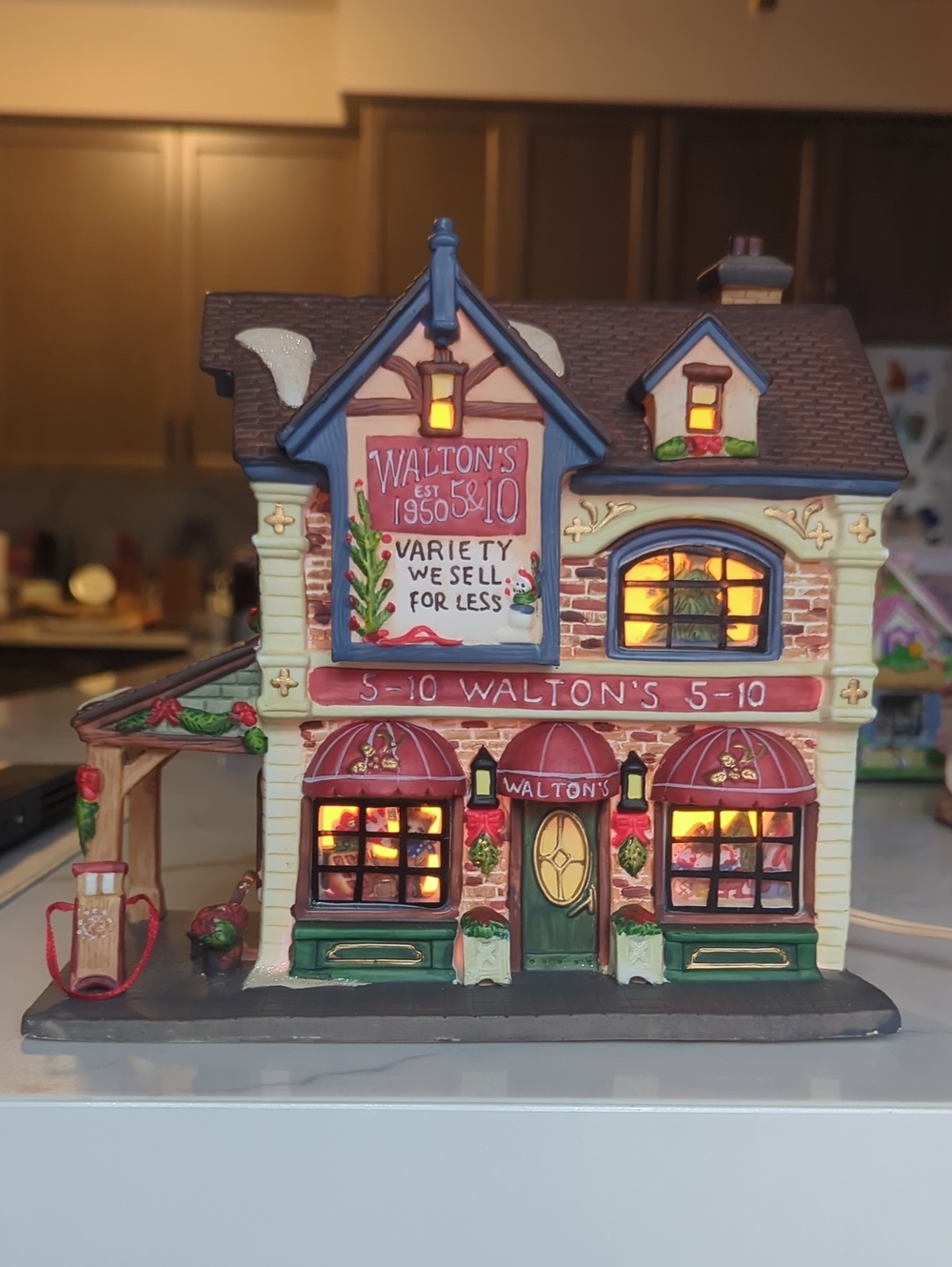 Walton's 5-10 Store Porcelain Hand Painted Christmas Village House Building 2003